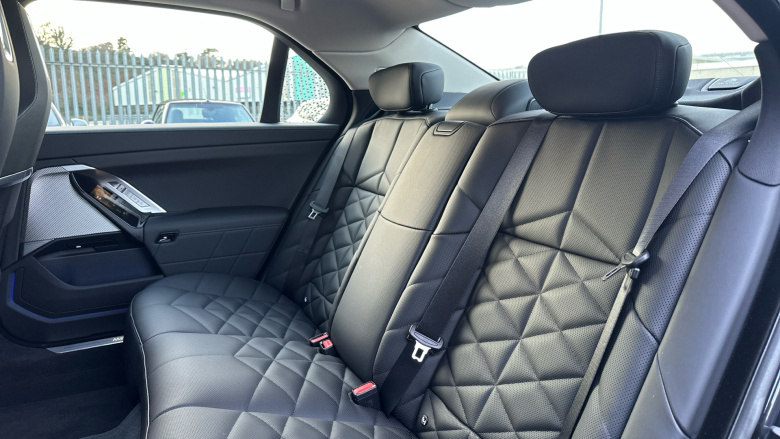 BMW 7 Series 750e xDrive Excellence 4dr Auto Saloon